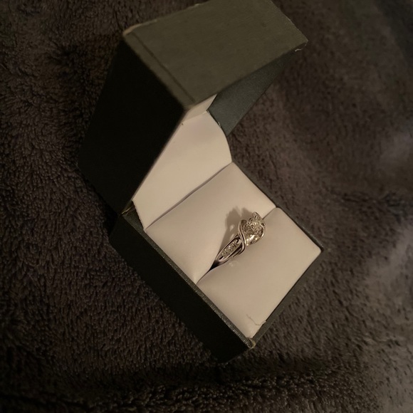 Ring - Picture 3 of 5